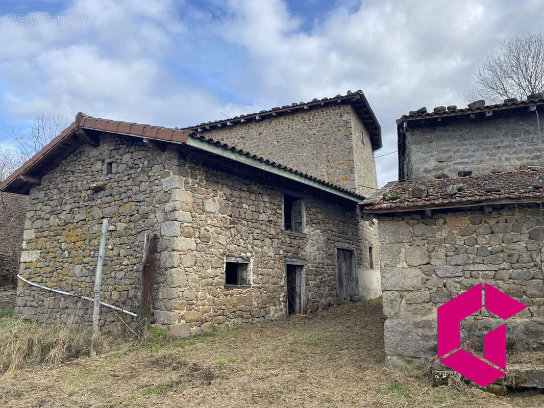 Maison à OLLIERGUES