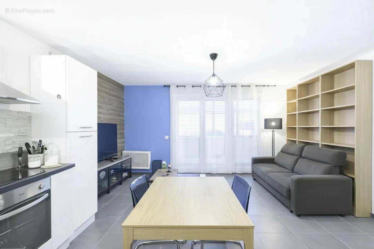 Appartement à MARSEILLE-4E