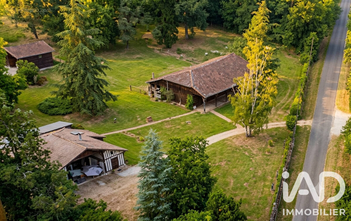 Photo 1 - Maison à LUXEY