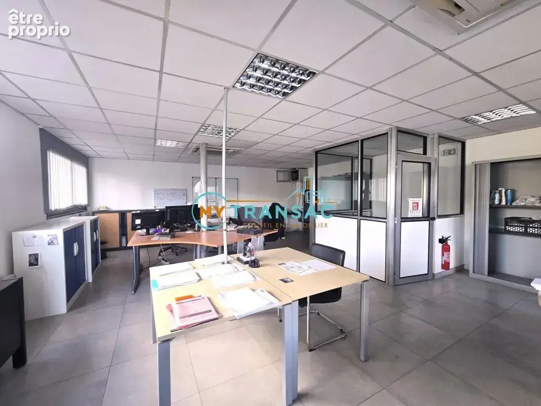 Commerce 560 m² à vendre à Croissy-Beaubourg (77183) - photo 4