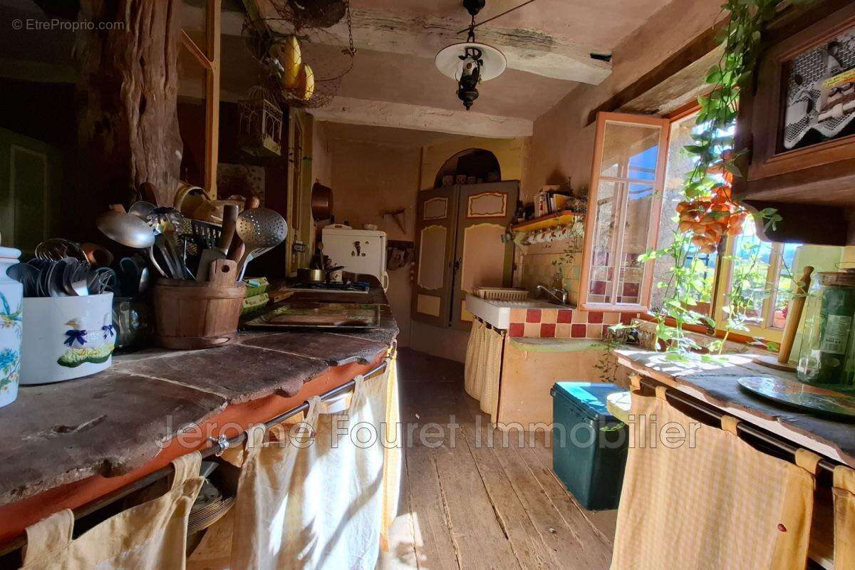 Maison à LAVAL-SUR-LUZEGE