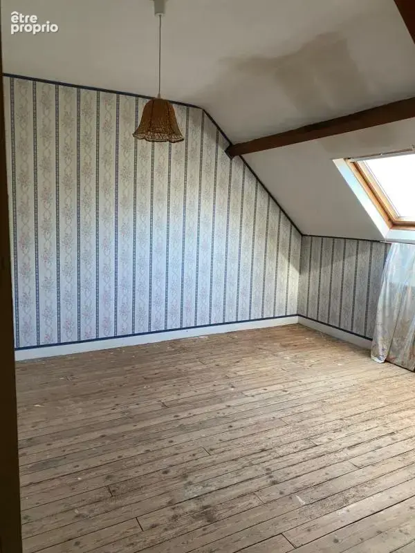 Maison de ville à rénover   115 m2   Stationnement   Château - photo 10