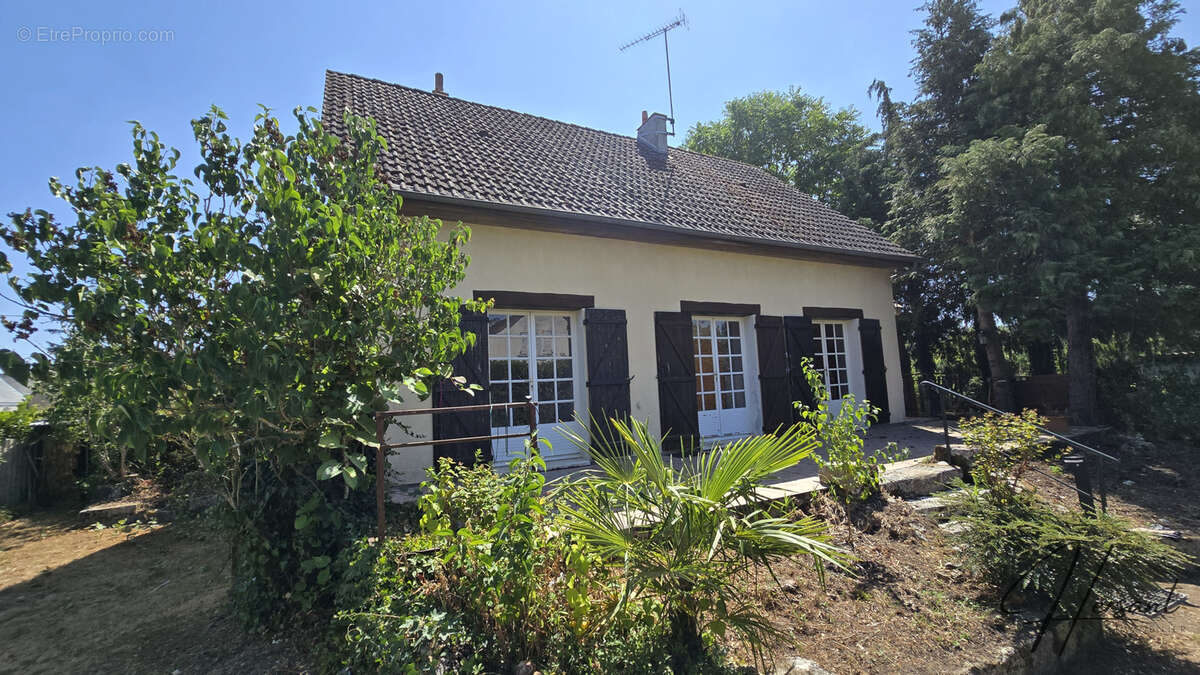 BEAUGENCY, Pavillon familial 4 chambres avec sous-sol total sur 1000 m2 de terrain - photo 2