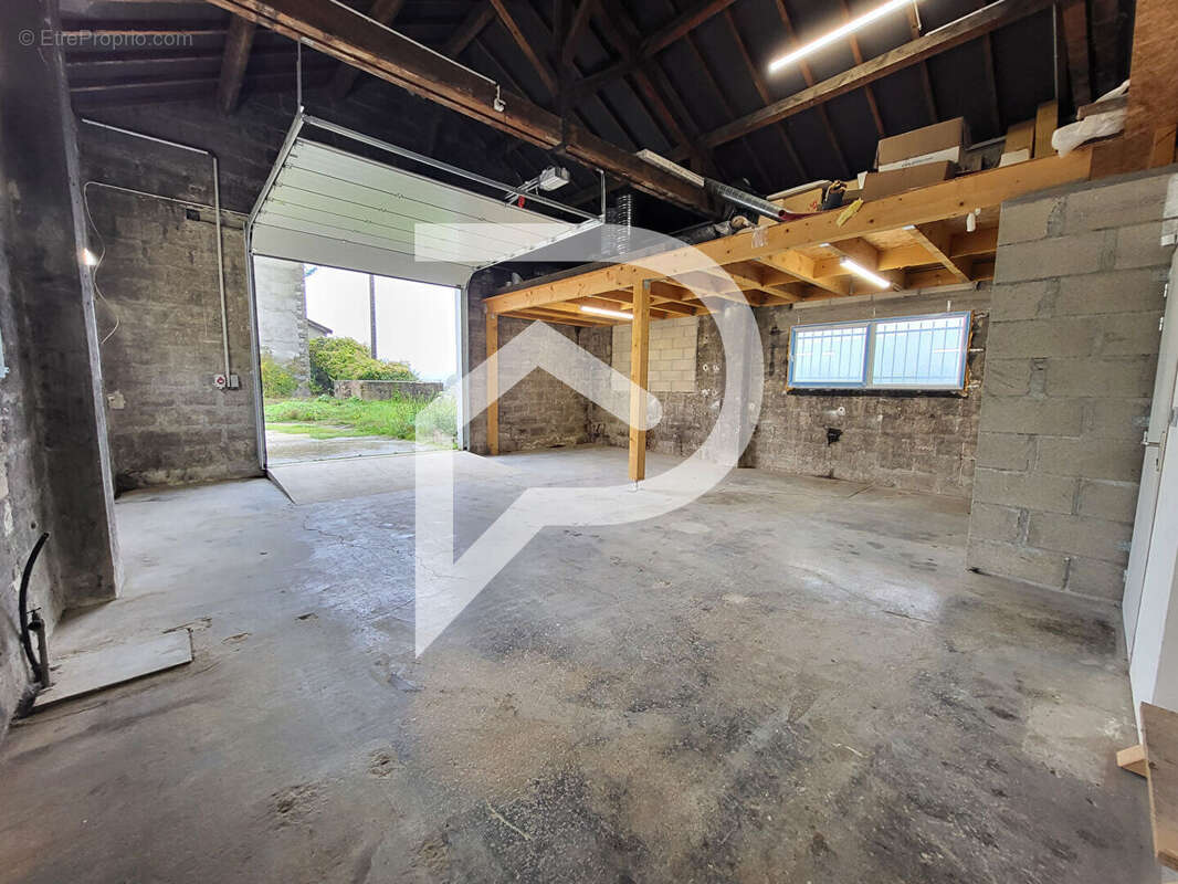 Commerce à VILLE-SOUS-LA-FERTE