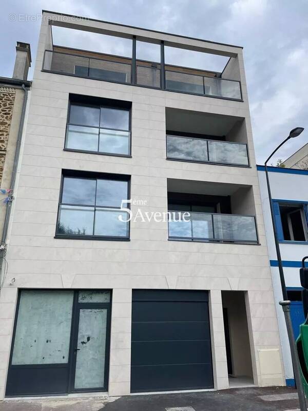 Maison à SAINT-MAUR-DES-FOSSES