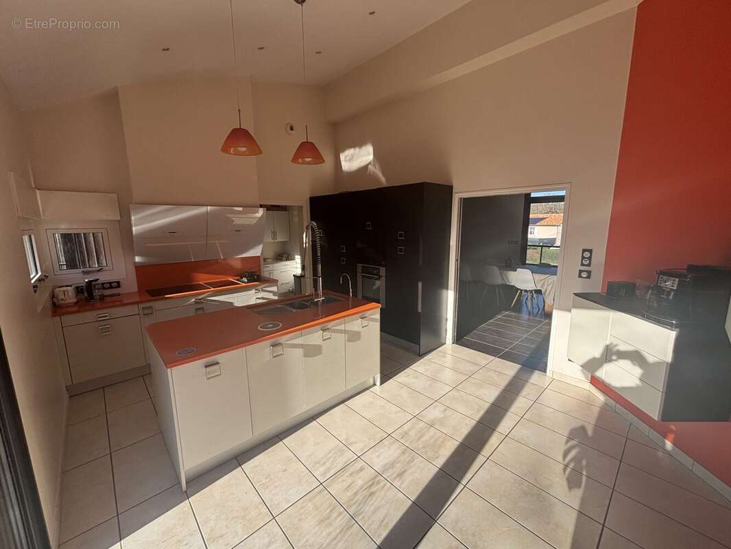 Maison à VOUNEUIL-SOUS-BIARD