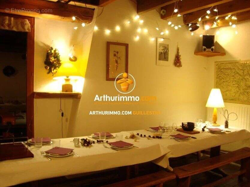 Commerce à RISTOLAS