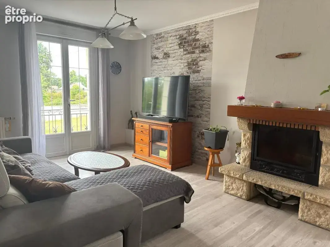 Exclusivité – Maison familiale 4 chambres au calme avec beau terrain et potentiel d’évolution - Bains sur Oust - photo 3