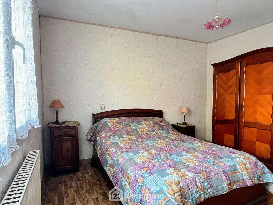 L'espace nuit se compose de 4 chambres... - Maison à MURS-ERIGNE