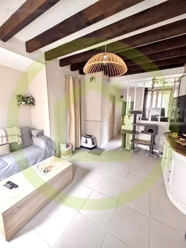 Appartement à MOUY