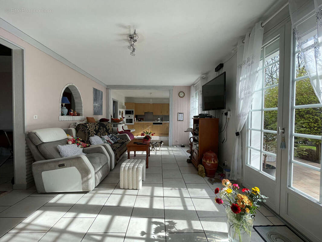 Maison à GREGES