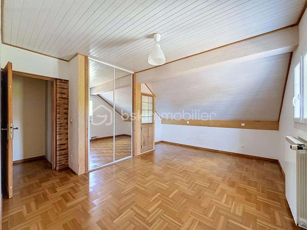 Maison familiale de 110 m² avec 3 chambres, jardin intime et aucun vis-à-vis - photo 11