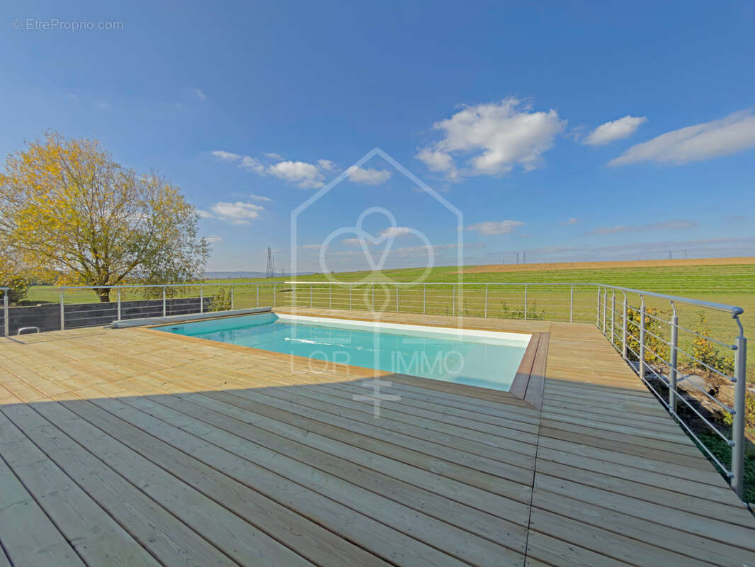 Maison à CHARLY-ORADOUR