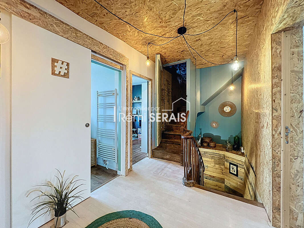 Maison à SAINT-DENIS-DE-MERE