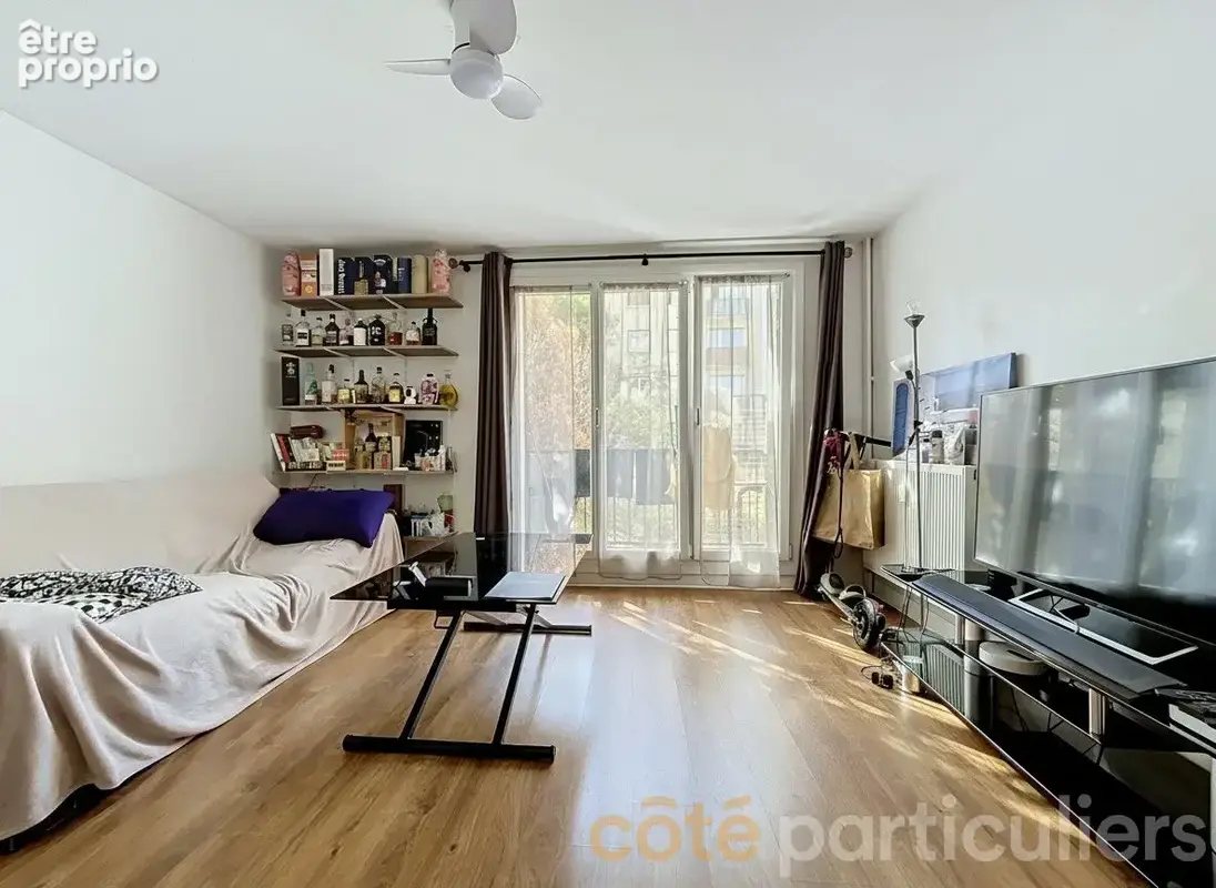 Appartement T1 pièce 30 m2, cuisine , cave. - photo 2