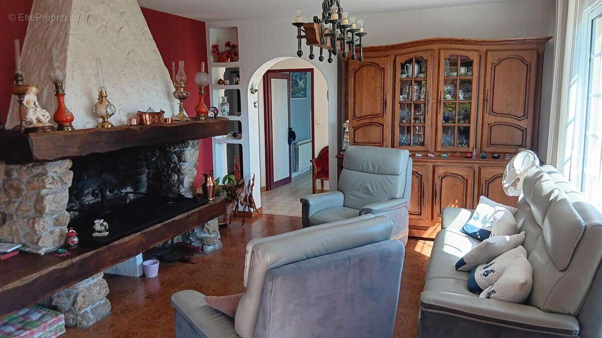 Maison à MONTREJEAU