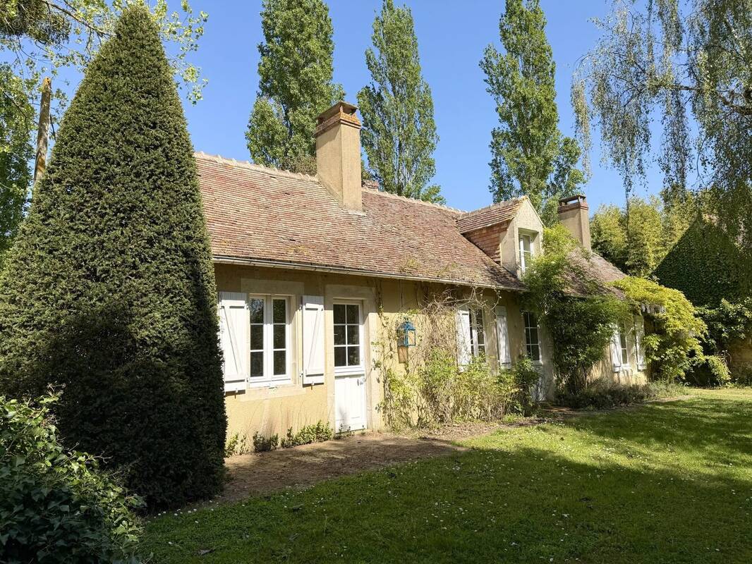 Façade - Maison à SAINT-COSME-EN-VAIRAIS