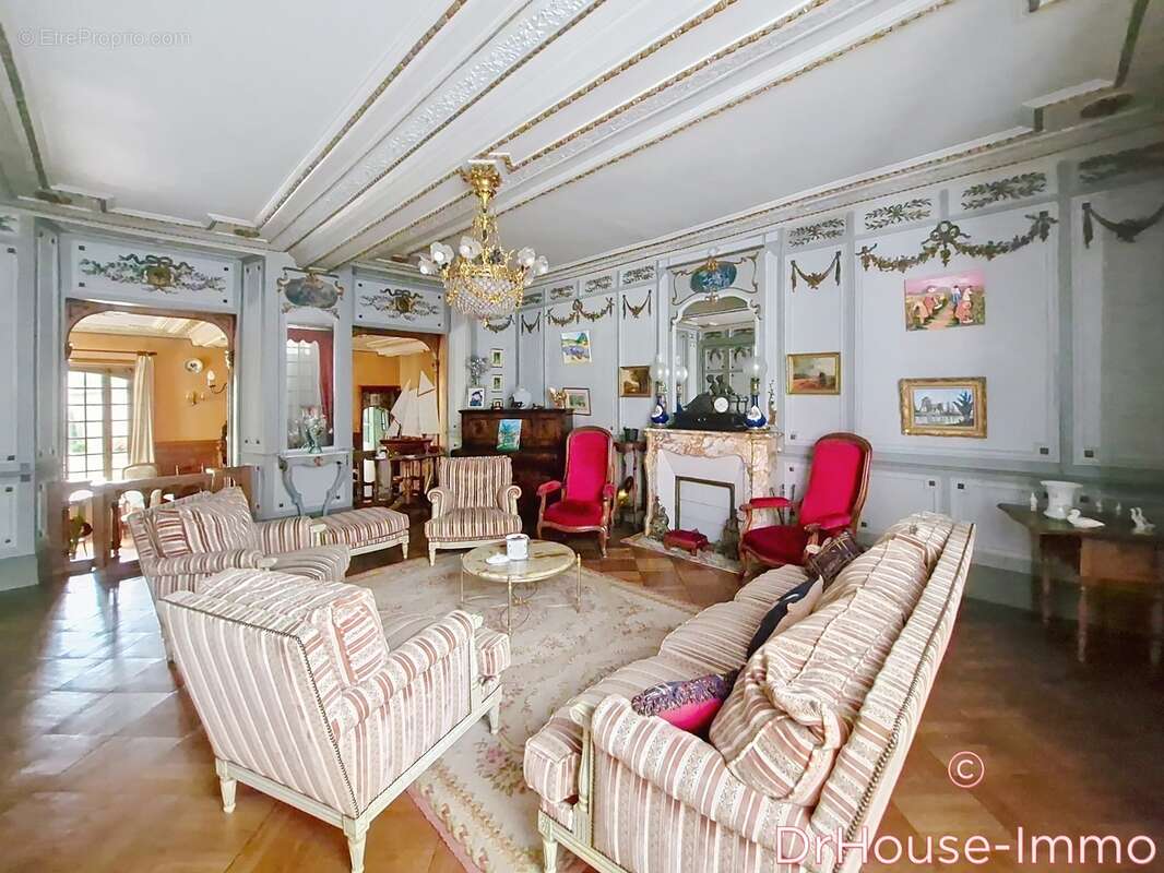 Maison à SAINT-PIERRE-SUR-DIVES