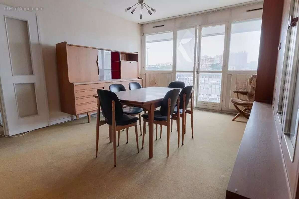 Appartement à IVRY-SUR-SEINE