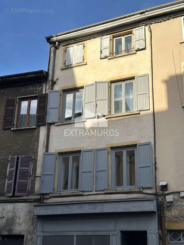 Appartement à L'ARBRESLE