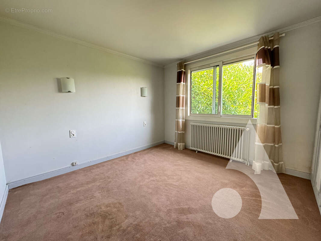 Maison à PONT-SAINTE-MARIE