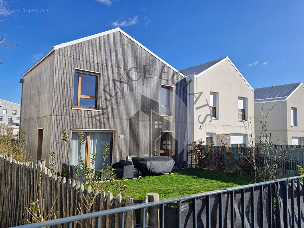 Maison à BUSSY-SAINT-GEORGES