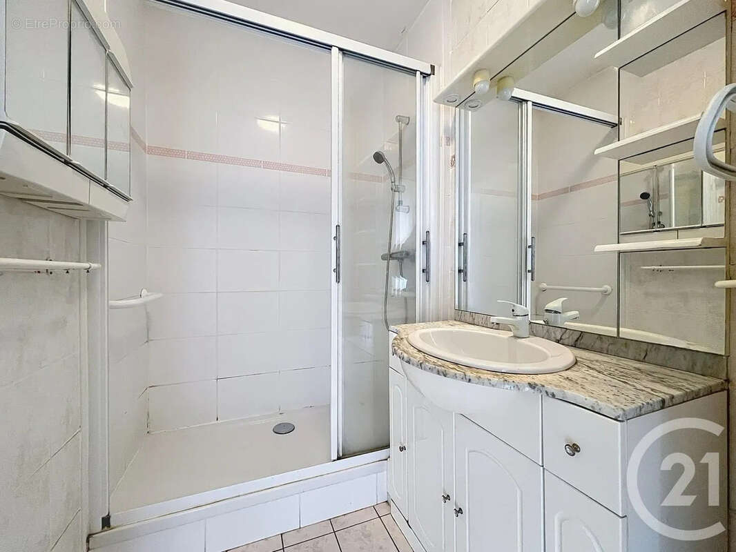 Appartement à LA CHAPELLE-SAINT-LUC