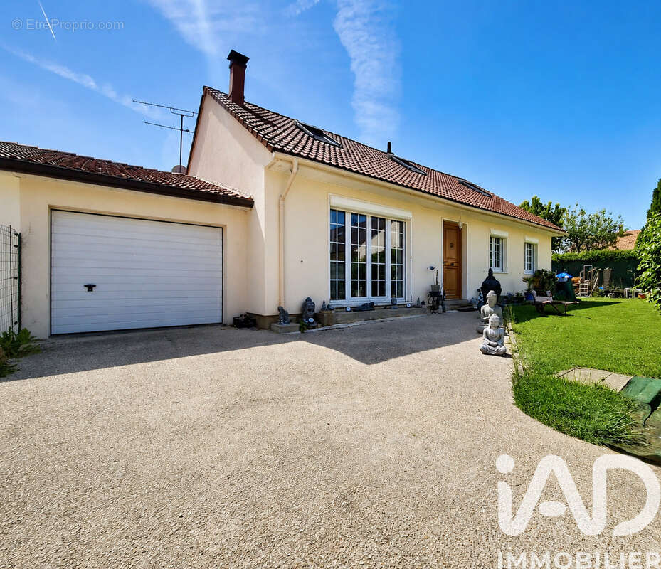 Photo 2 - Maison à LE PERRAY-EN-YVELINES