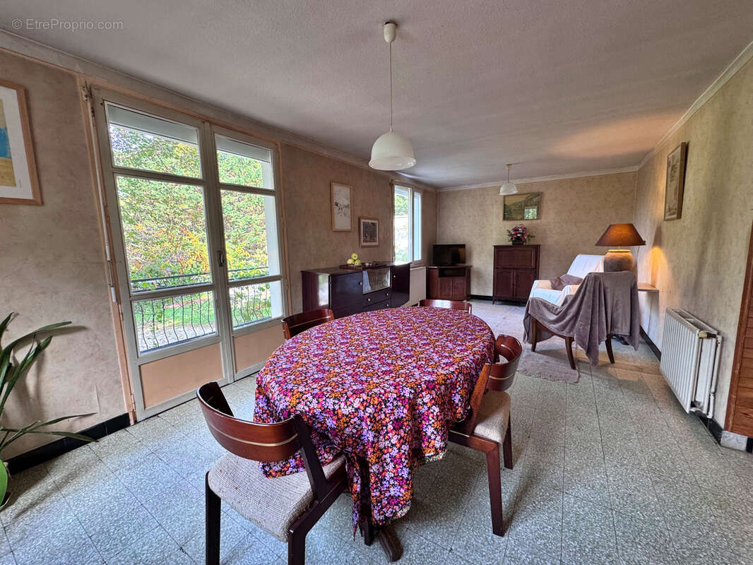 Maison à LE POET-LAVAL