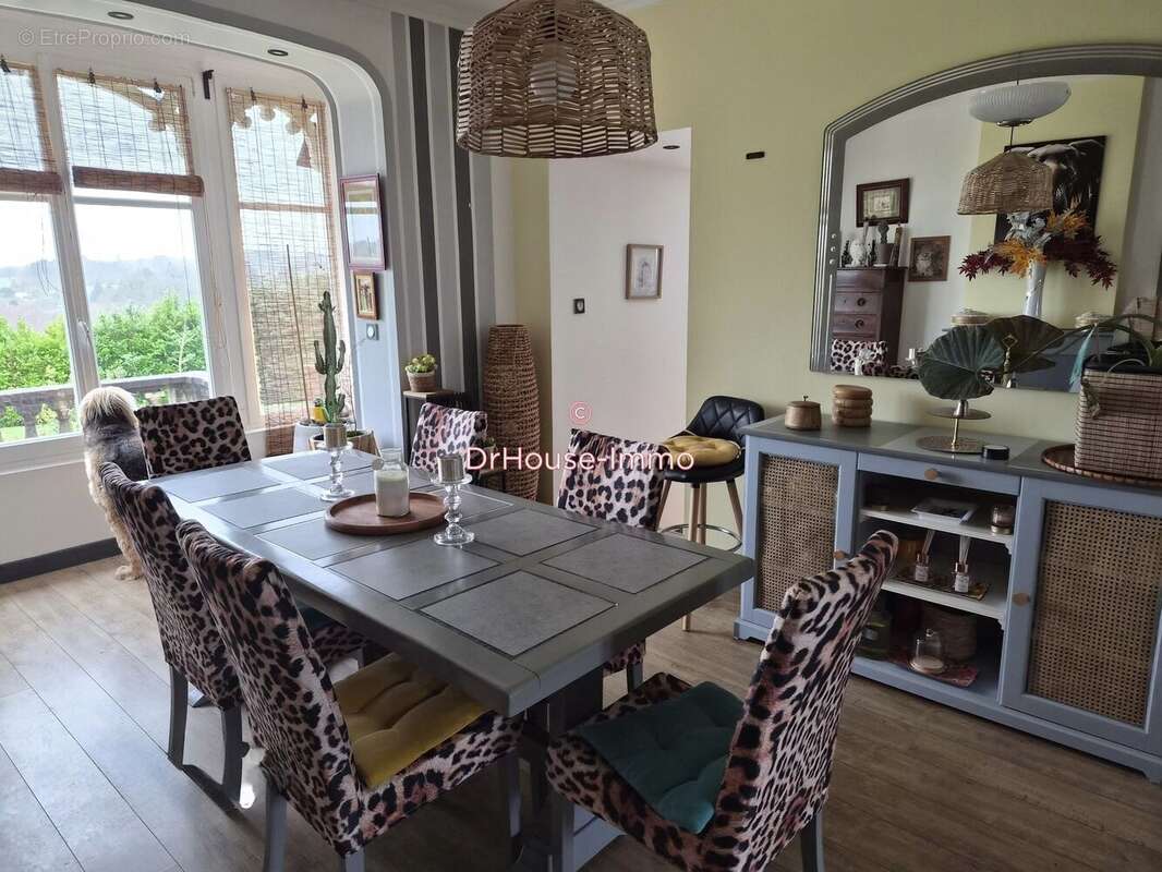 Maison 240 m² à Saint-Yrieix-La-Perche  - photo 2