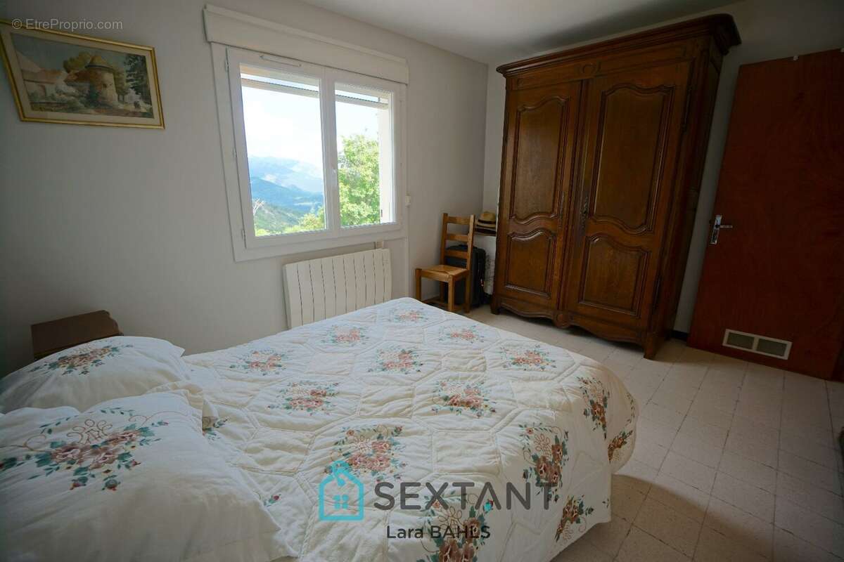 Castellane  Maison individuelle de 95 m² sur un terrain de 1800 m², à 10 minutes du centre du village, avec vue panoramique - photo 6