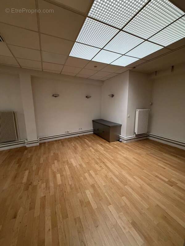 Commerce à PARIS-17E