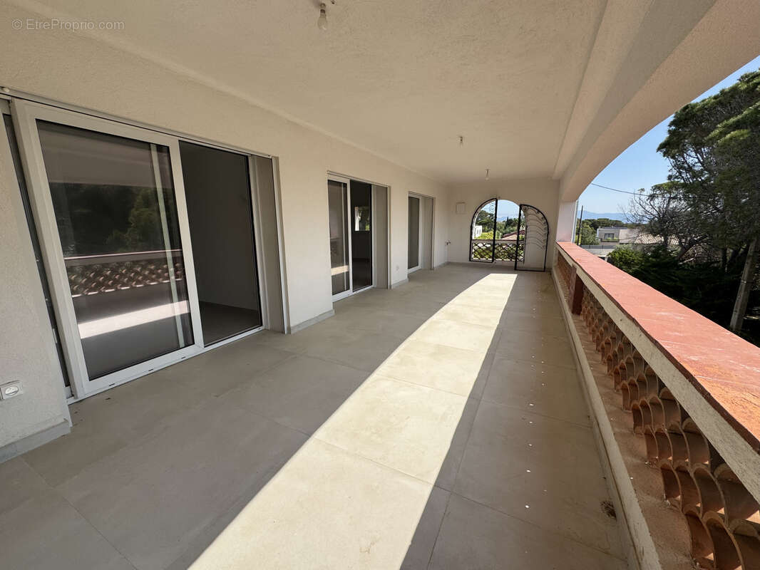 Appartement à FREJUS