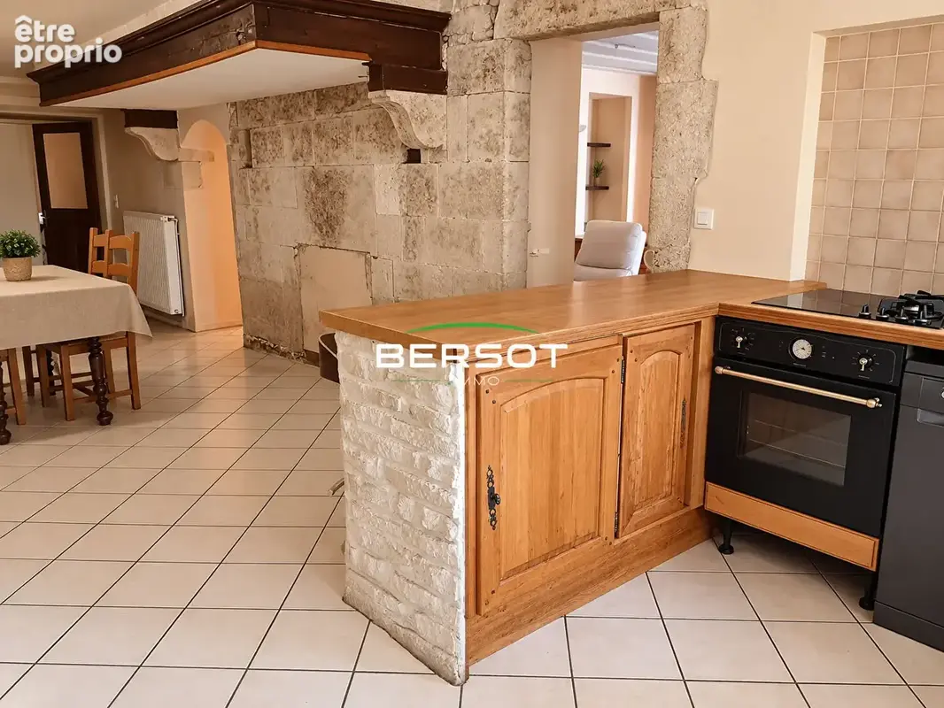 Maison rare et atypique avec un terrain de 2 339 m² - FORT POTENTIEL ! - photo 4
