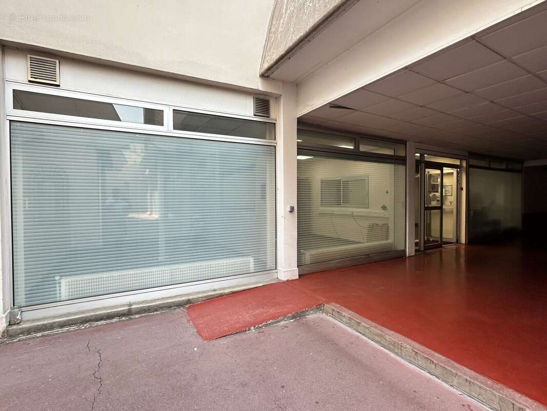 Commerce à PARIS-10E