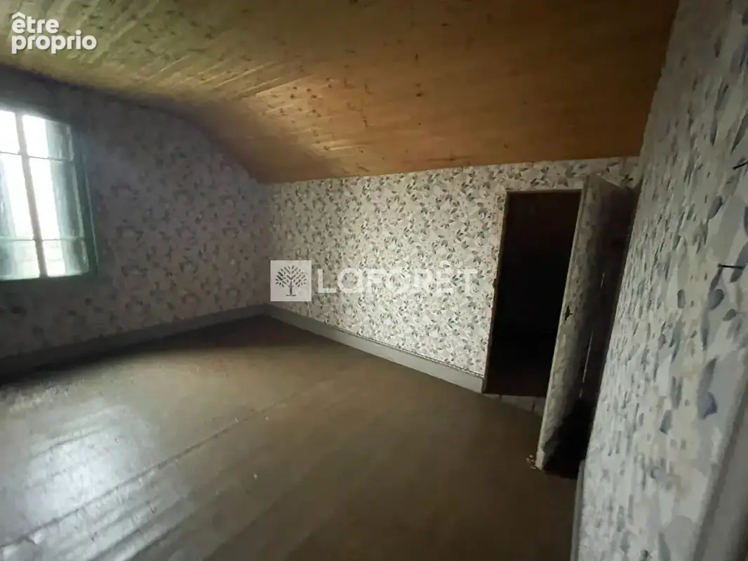 Lons-le-Saunier · Maison de caractère en pierre · 2 logements indépendants · Jardin 770 m² · Idéal investissement ou famille - photo 11