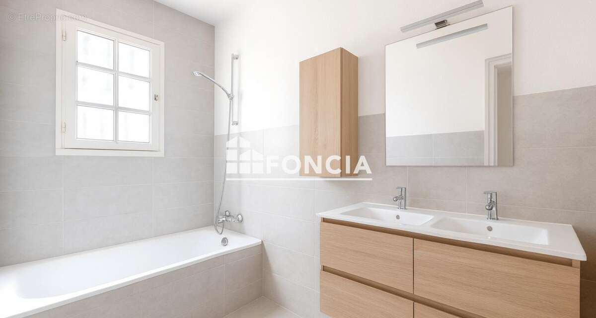 Maison à SAINT-CHRISTOPHE-DU-LIGNERON