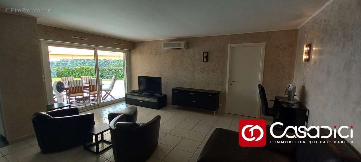 Appartement à MANDELIEU-LA-NAPOULE