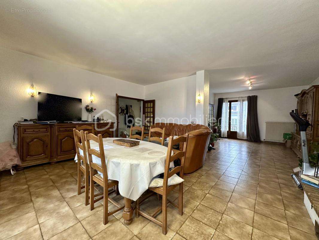 Maison à TREMBLAY-EN-FRANCE