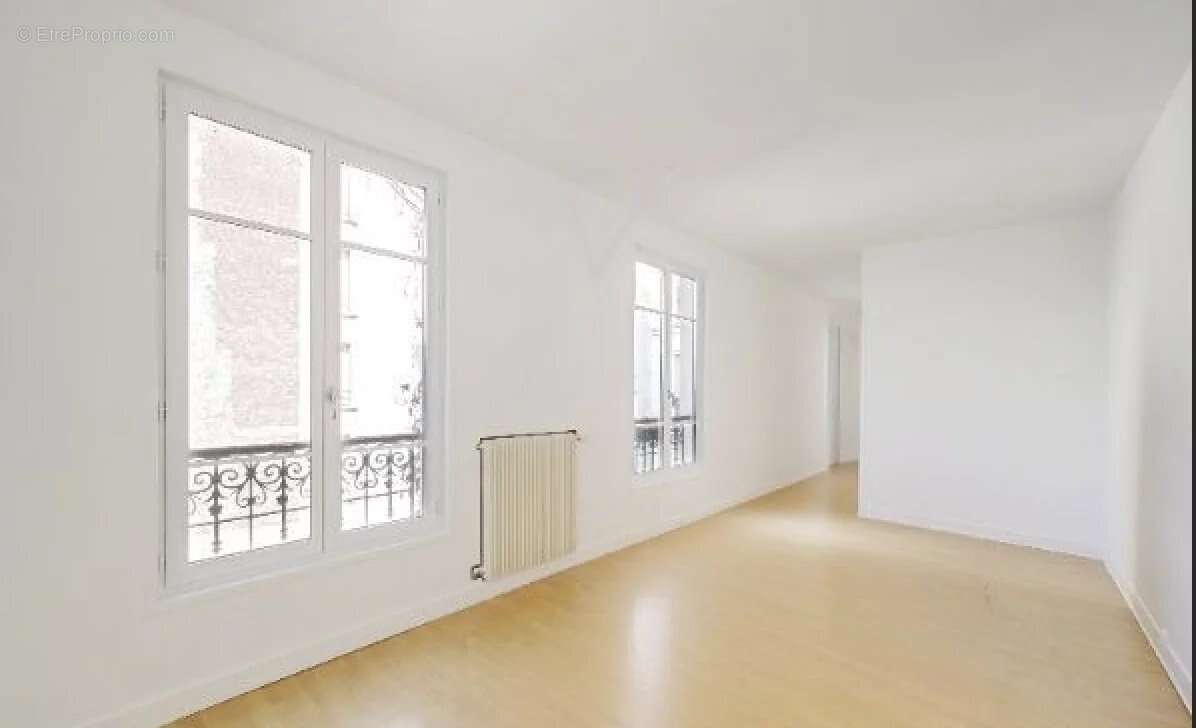 Appartement à PARIS-3E