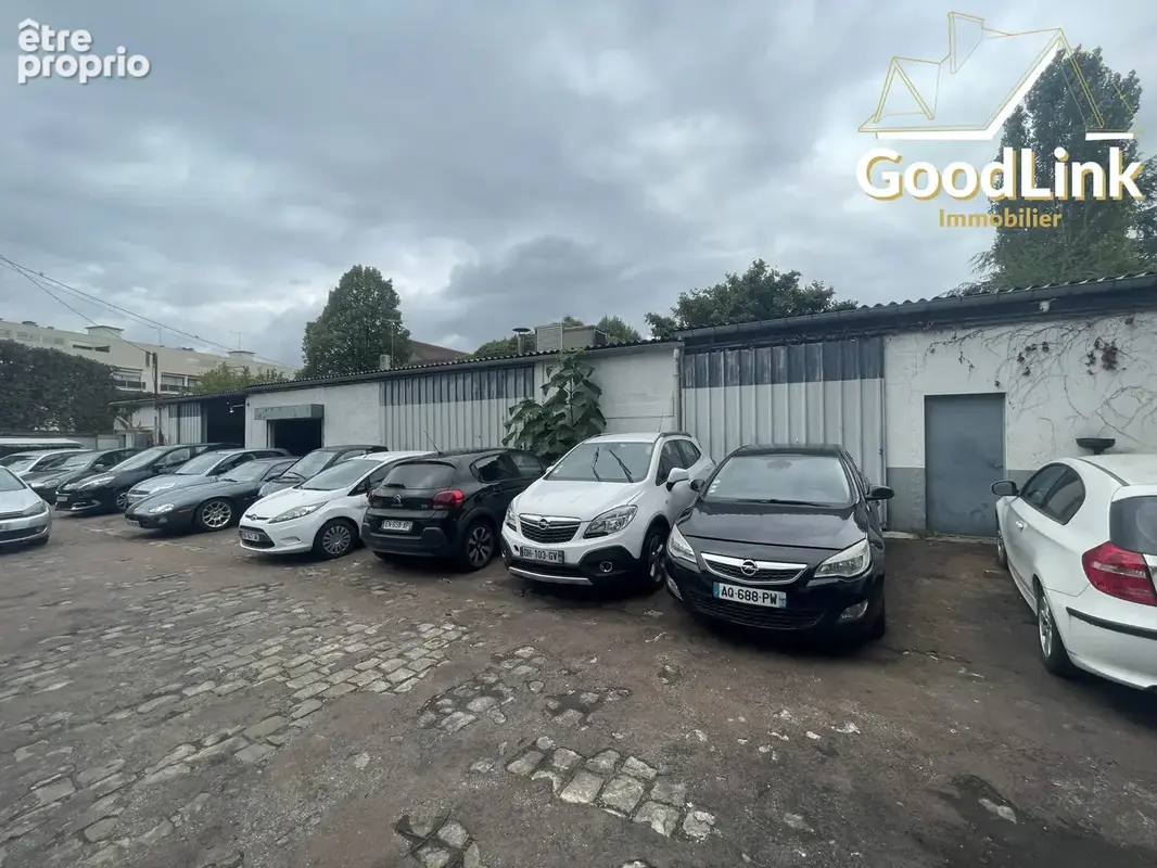 Commerce 500 m² à Melun  - photo 3