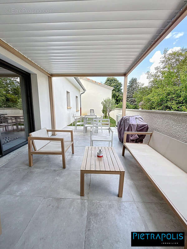 Maison à CRECHES-SUR-SAONE