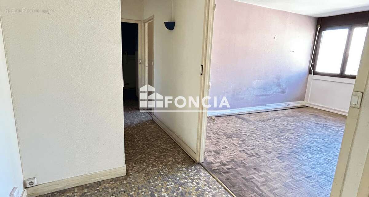 Appartement à MARSEILLE-5E