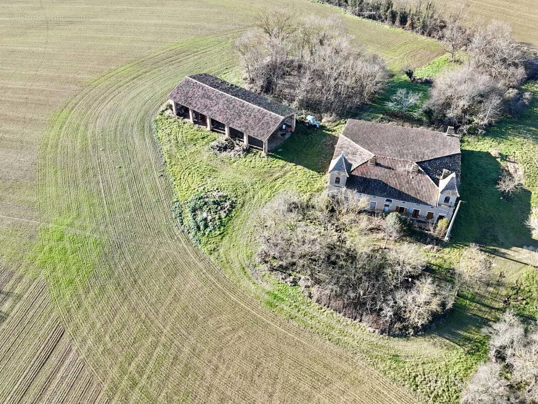 Maison à BELLEGARDE-SAINTE-MARIE