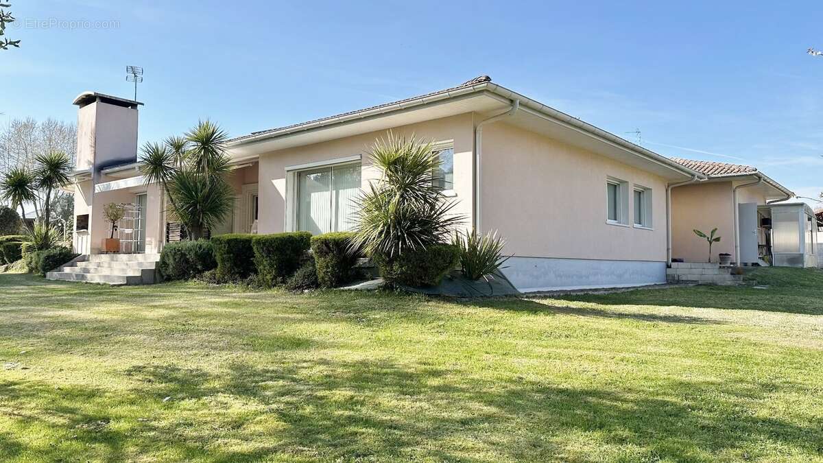 Maison contemporaine de type t5 de 173 m2  + garage de 40 m2 sur terrain de 4059 m2 - photo 23