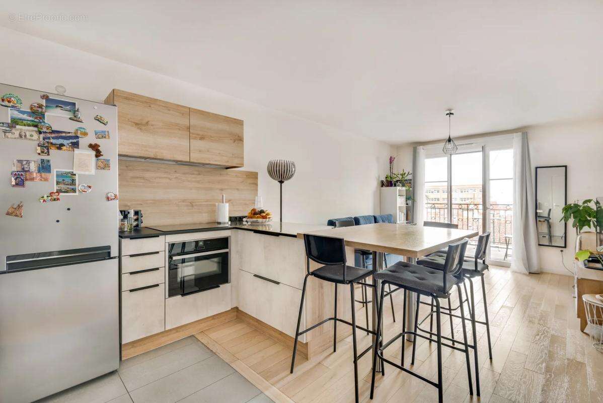 Appartement à LA GARENNE-COLOMBES
