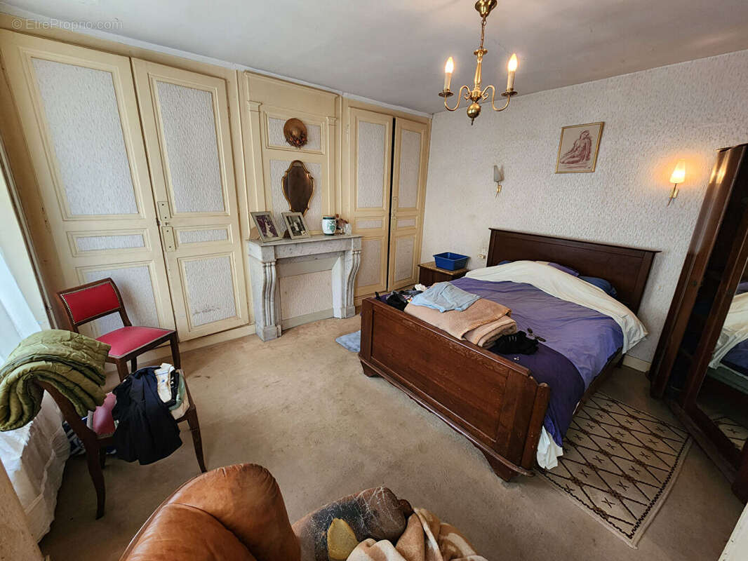 Maison à TREMBLAY-LES-VILLAGES