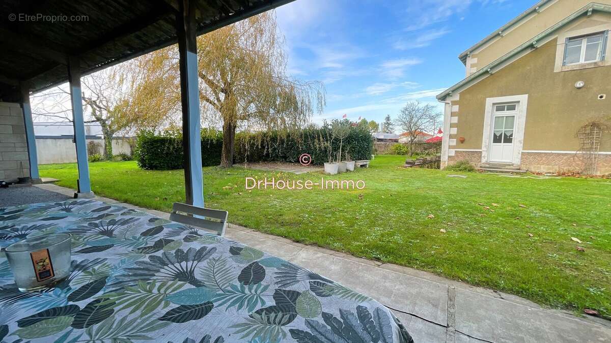 Maison 156 m² à La Creche  - photo 8