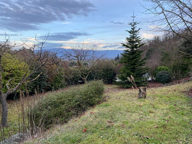 Maison à GENISSIEUX