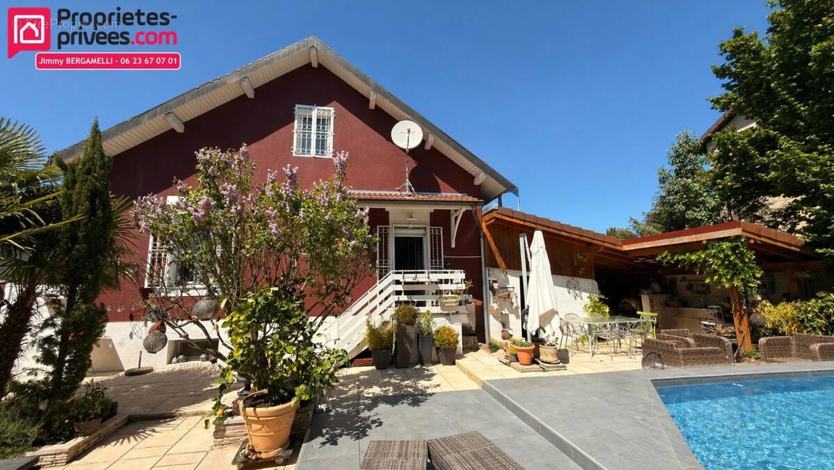 Maison à AMBILLY